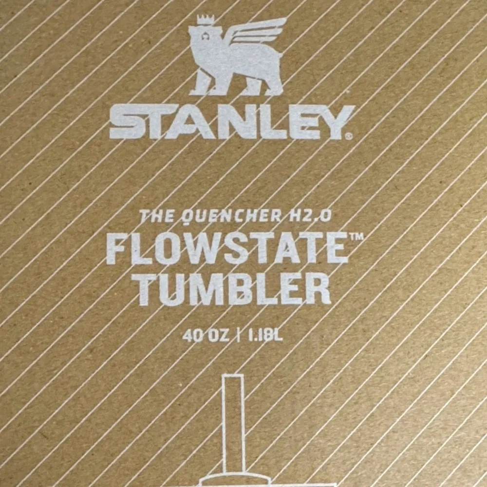 Stanley Quencher H2.0 Tumbler with Green Hello Kitty Design - Picture 12 of 16